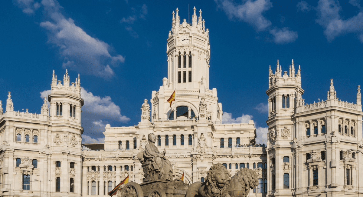 Pacote de viagem para Madri, na Espanha.